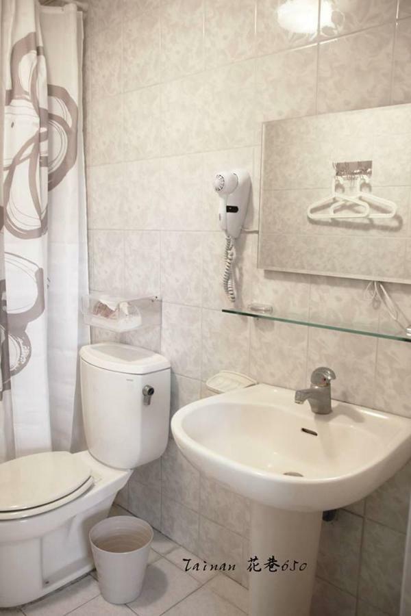 Flower Lane 650 Apartment Tainan Exterior photo